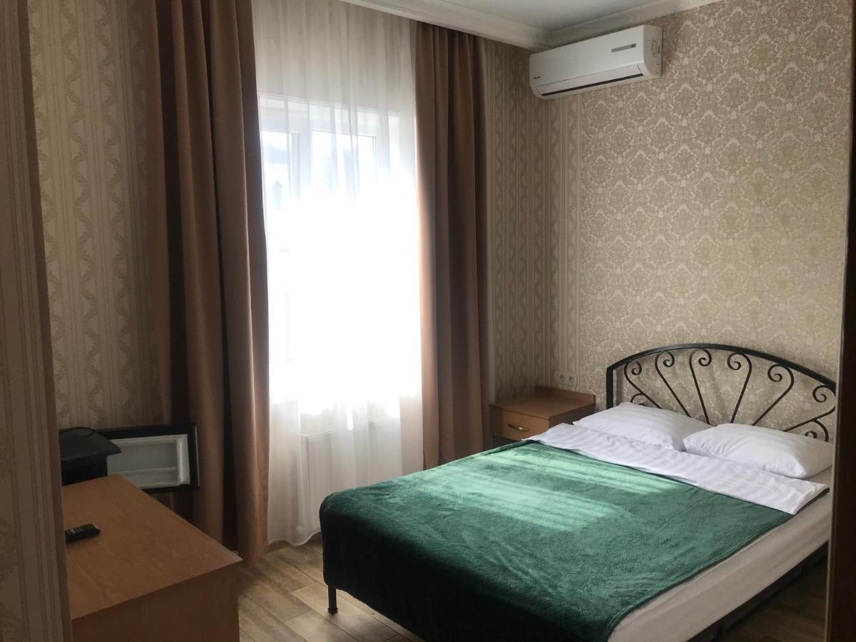 Nekrasov Hotel Gorjacsij Kljucs Kültér fotó